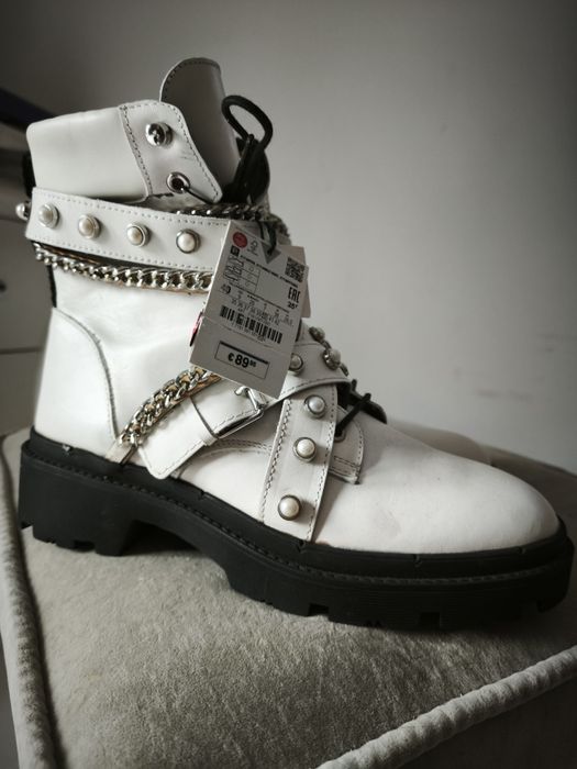 Ghete albe Zara din piele naturală mărimea 40