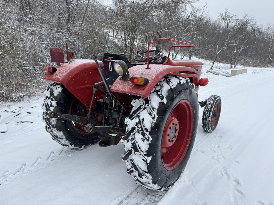 Tractor universal 445 UTB