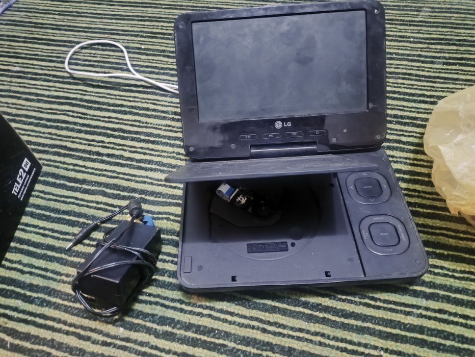 Продам переносной ДВД плеер