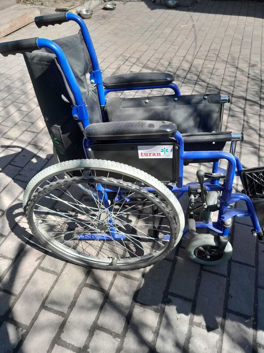 Продам инвалидную коляску