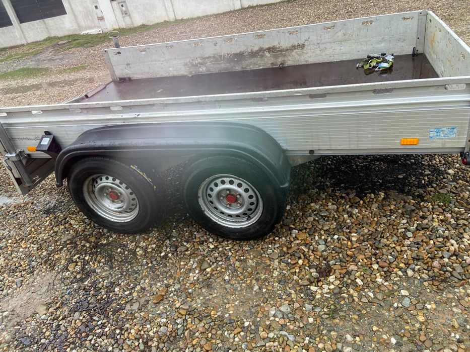 Vând remorcă obloane din aluminiu marca Mayer 2000kg