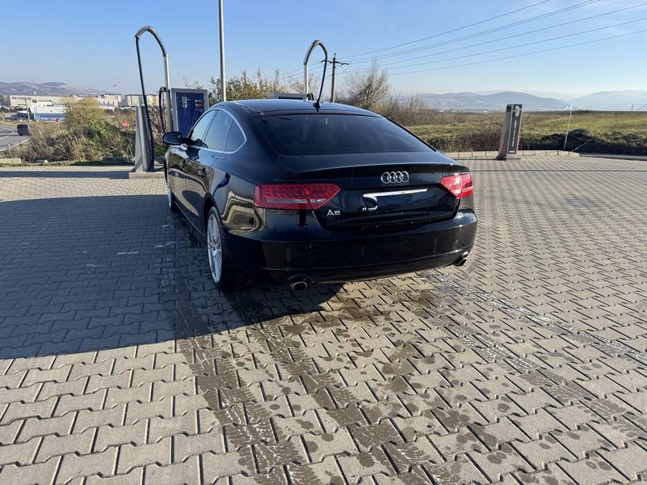 Audi A5 • An 2010 •Motor 2.7 TDI •280.000 km •