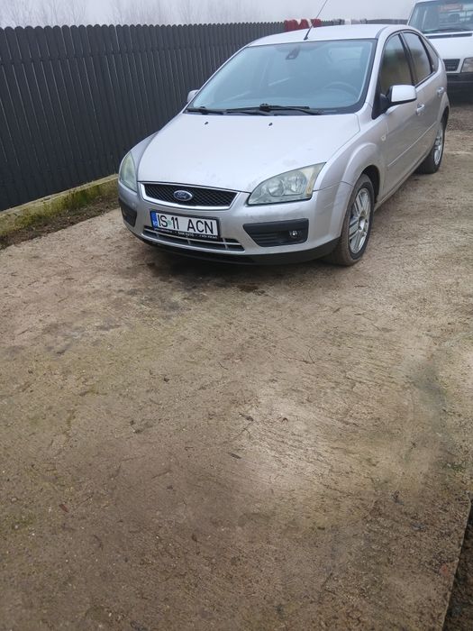 Se vinde ford focus