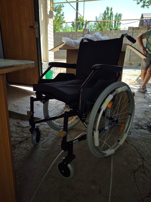 Коляска для инвалидов и ходунки