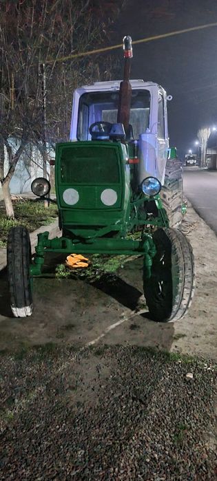Yumz traktor sotiladi naxadu