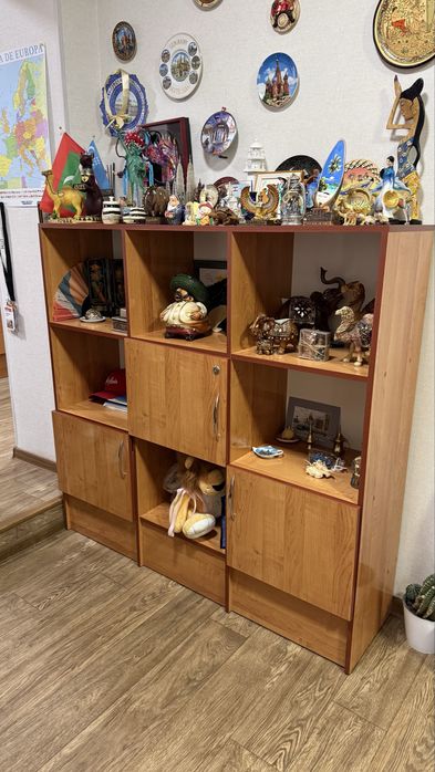 Писменный стол и шкафы