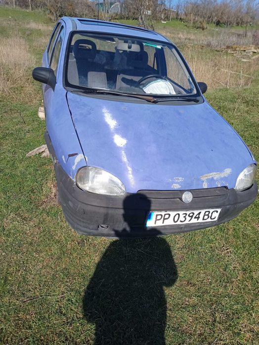 Продавам опел корса 1.4 бензин 1994г