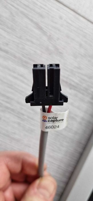 Mini panou fotovoltaic 12V - 15-20W pt incarcat baterii/ camere