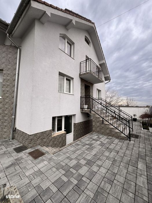 Vilă spațioasă cu 6 camere – Cartierul Viena, Oradea