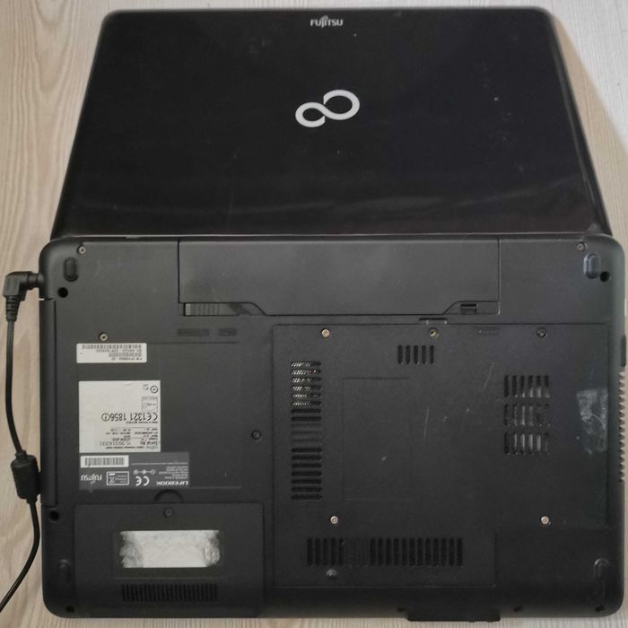 15.6" Лаптоп Fujitsu-Siemens Lifebook AH530 4GB RAM 500GB HDD
