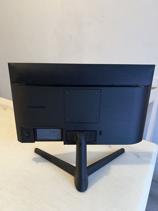Продаю монитор Samsung