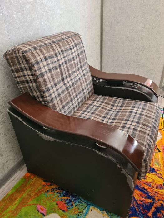 диван одноместный