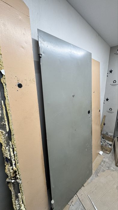 Продам двери 2 шт