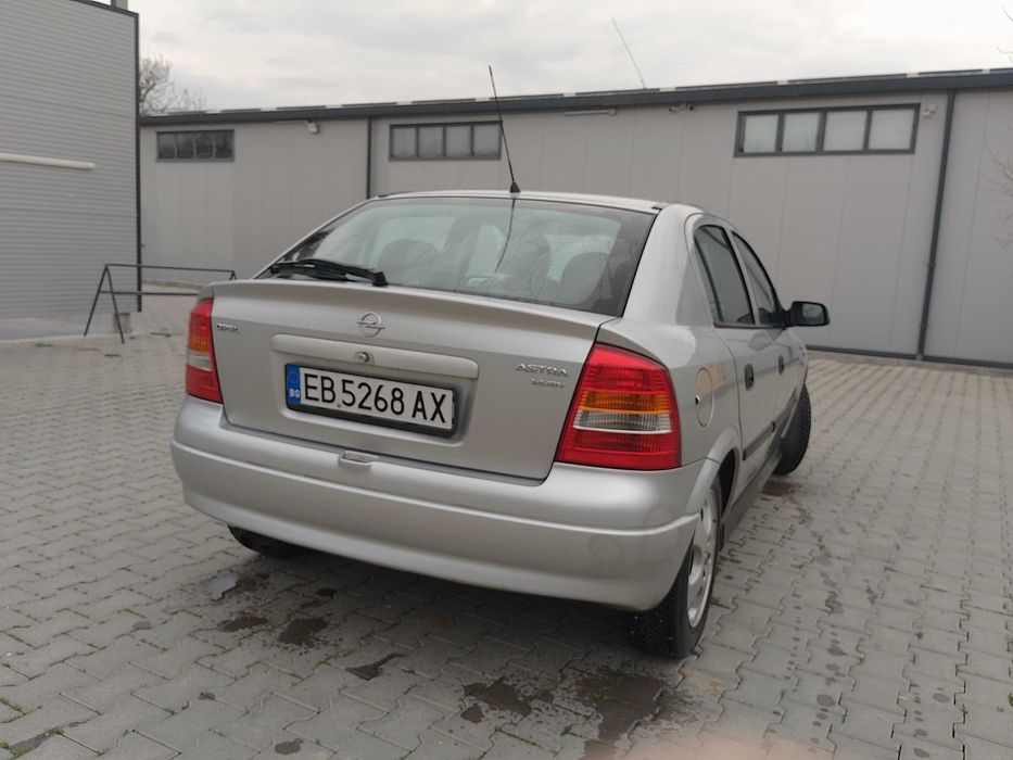 Опел Астра 2000 г  1.4