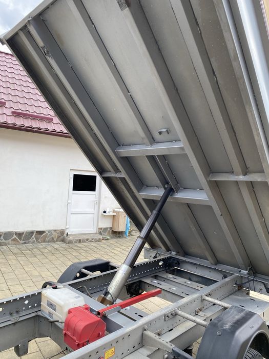Autoutilitara basculabila,acte la zi,unic proprietar, masina in stare perfecta de functionare. Toate schimburile la zi.
