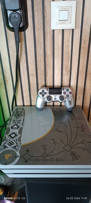 Ps4 limited edition God of war + Games