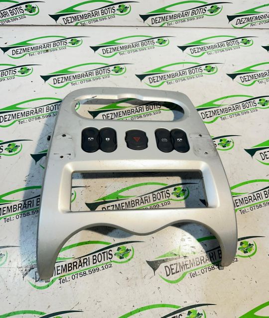 Consola centrala Dacia Logan prima generatie (facelift)