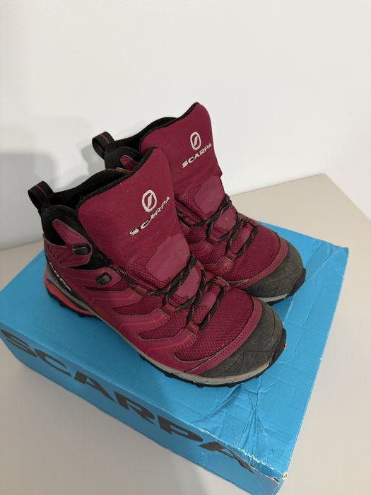 Bocanci dama drumetii