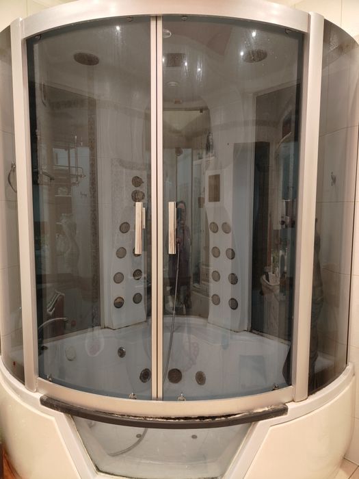Продам  душевую кабину