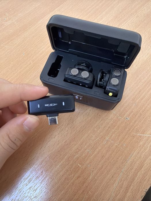 MOXOM MX-AX77 Cosmos Mini Dual Wireless Microphone
