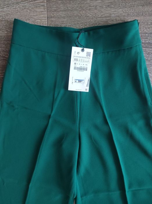 Pantaloni Zara noi wide leg, marimea xs.