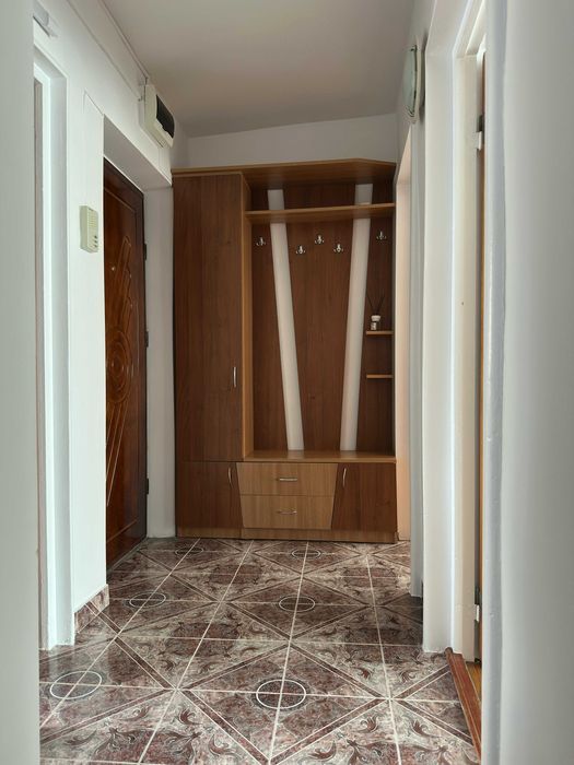 Apartament 4 camere de închiriat, zona Crisan, centrală proprie, AC