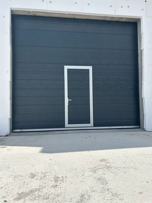 Distribuim la cel mai bun pret usi de garaj-TRANSPORT GRATUIT