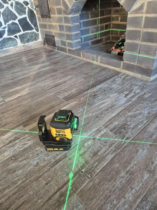 Laser Dewalt originl .tel 07716zero,trei,398