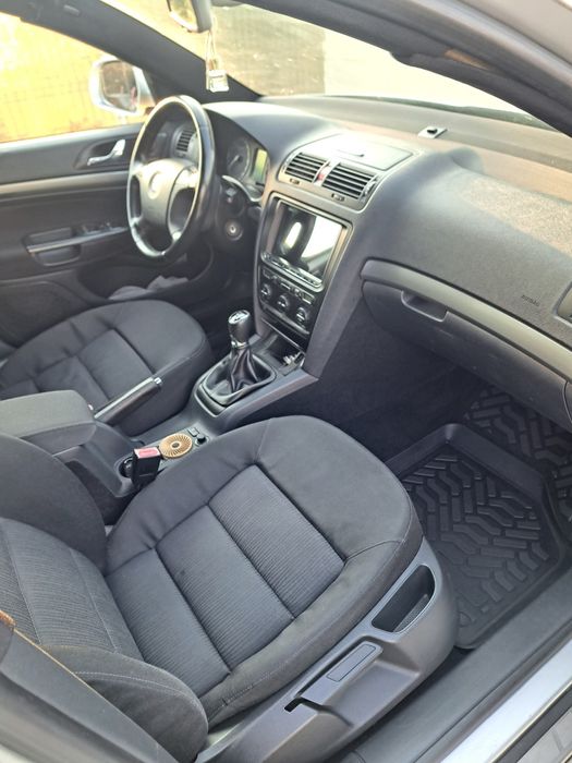 Vând Skoda octavia 2
