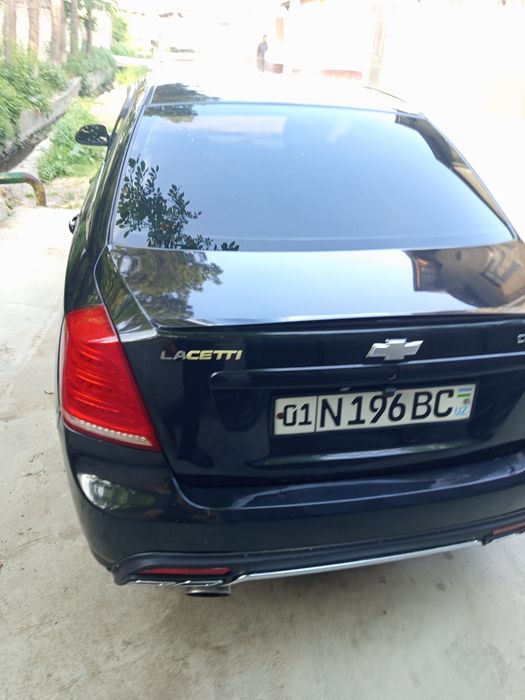 Ласетти жентра сотилади