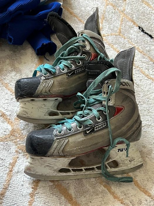 Хоккейная форма  .