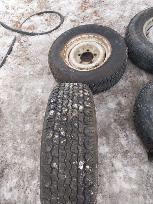 Продам резину на волгу