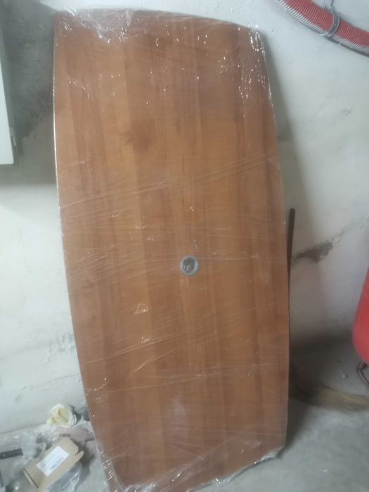 Мебели маси столове