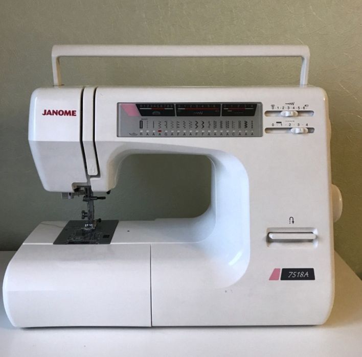 Мощная Швейная машина  janome 7518A оригинал в коробке