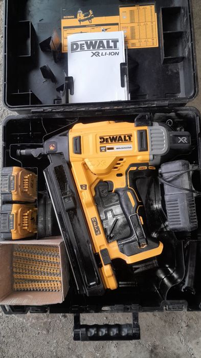 Dewalt Pistol bătut cuie