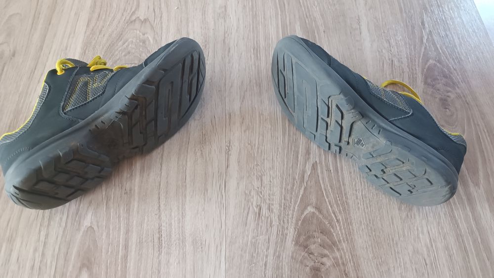 Ghete de munte Quechua gri, marime 37