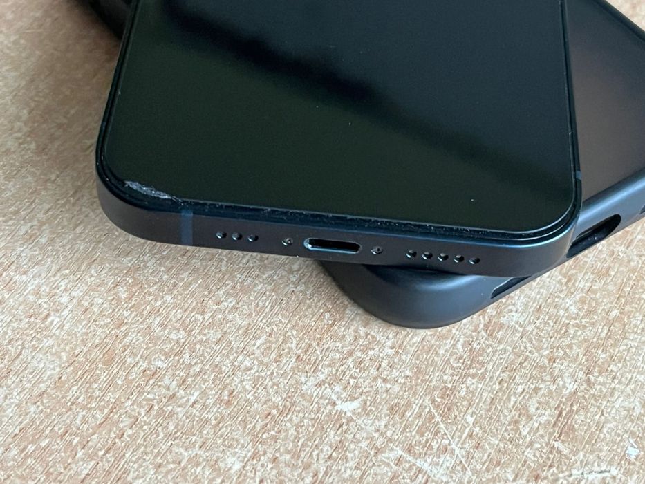 Продам 13 айфон в отличном состоянии