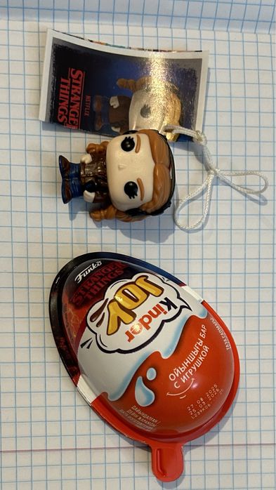 Игрушки киндер джой очень странные дела