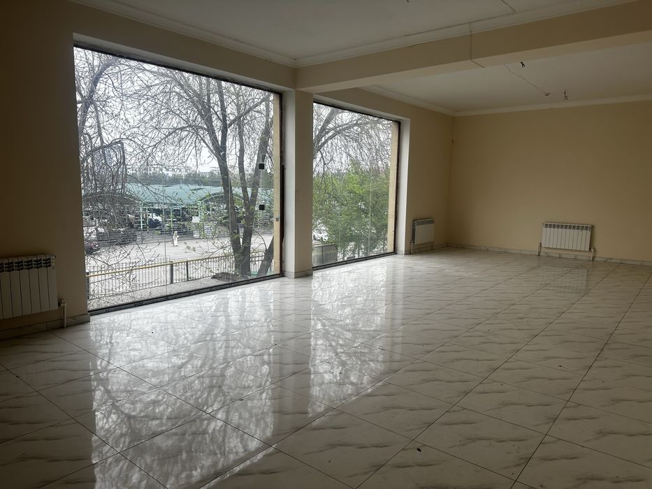 Аренда под офис. Moshina bozor yonida Ofis ijaraga beriladi,