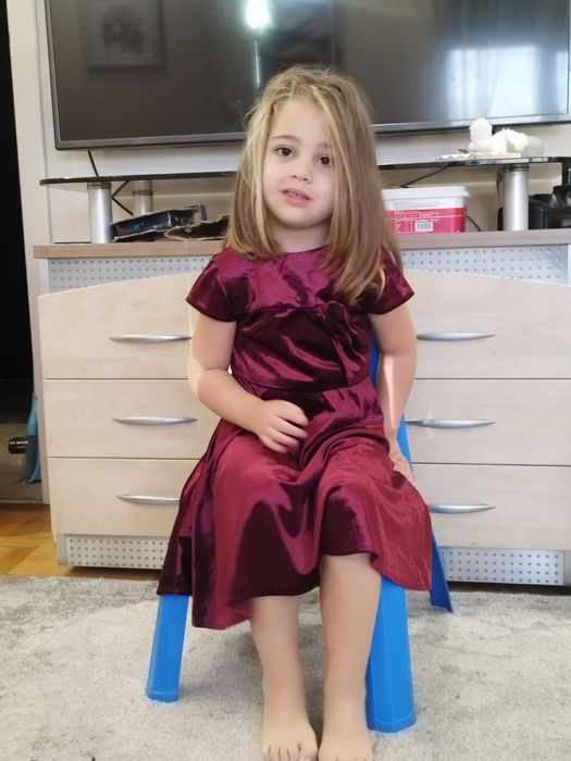 Коледна рокля за пет години