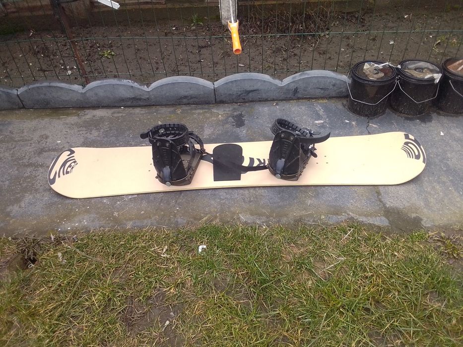 vând placă snowboard,boots