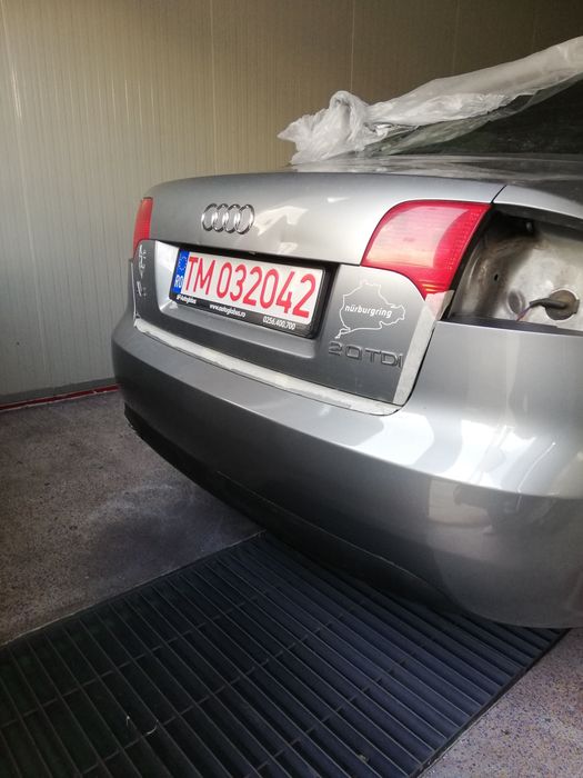 Servicii de tinichigerie și vopsitorie