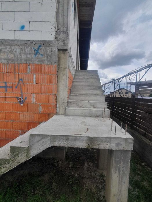 Casă de vânzare, Geamăna, Bradu