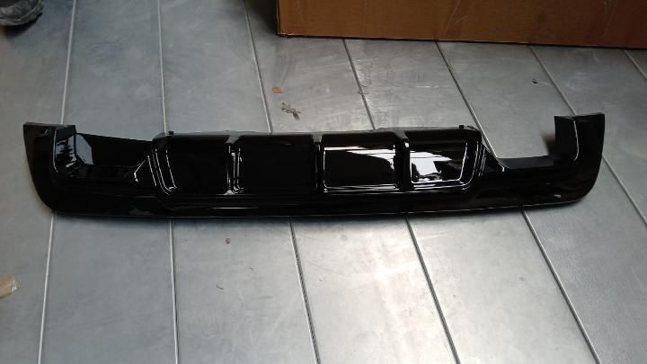 Оребрен дифузьор за BMW e60