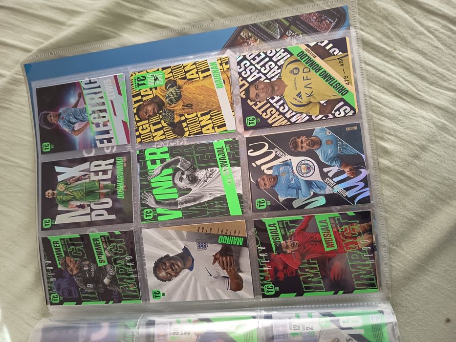 Manual cu fotbalisti si câti va din alte colecti