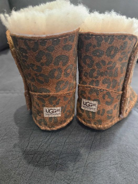 Бебешки ботушки UGG