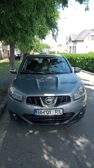 Vând autoturism Nissan Qashqai din 2011 diesel motor  1461 cmc.