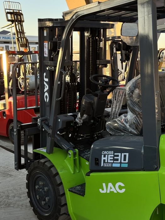 Электрический вилочный погрузчик Автокара Электр Кара "JAC" 2т 3м