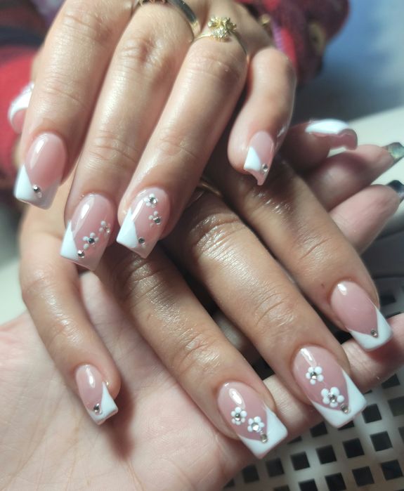 Наращивание ногтей за 200. По самой низкой цене  Читайте опесание