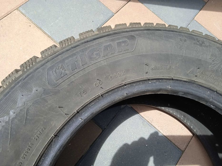 Vand 4 anvelope de iarna suv